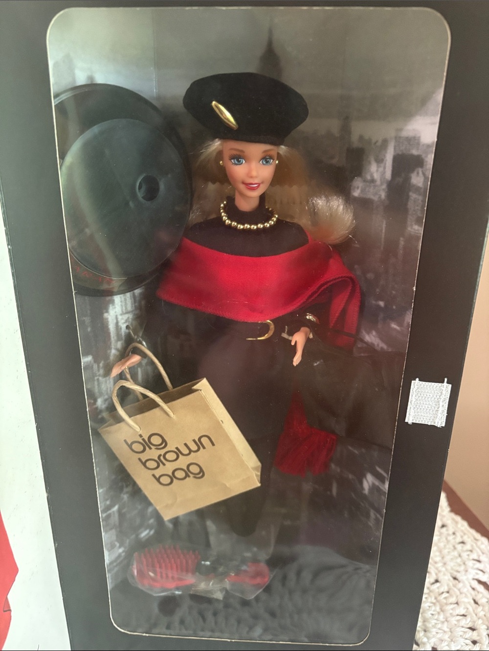 Barbie BloomingDale's Limited Edition By Donna Karan 1995 - Picture 4 of 4